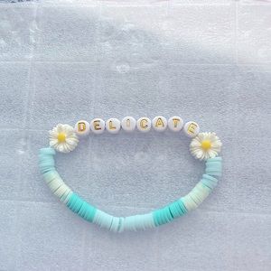 Taylor Swift Friendship Bracelet